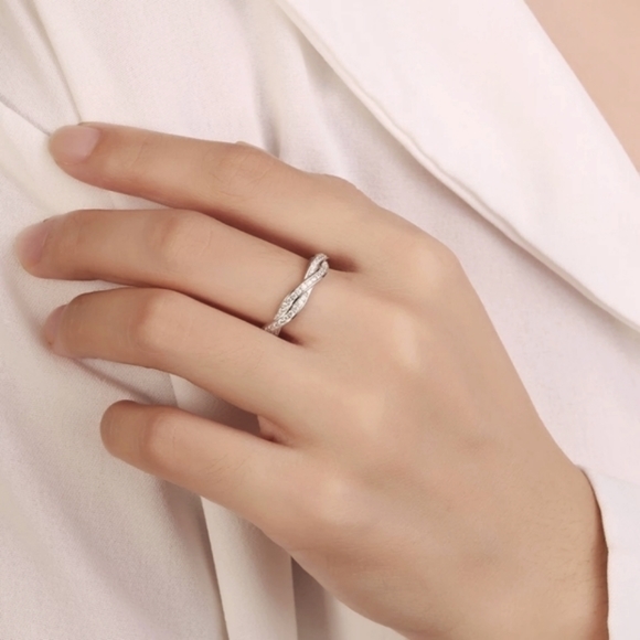 New Fashion Silver Round Eternity Band Ring - Picture 2 of 3